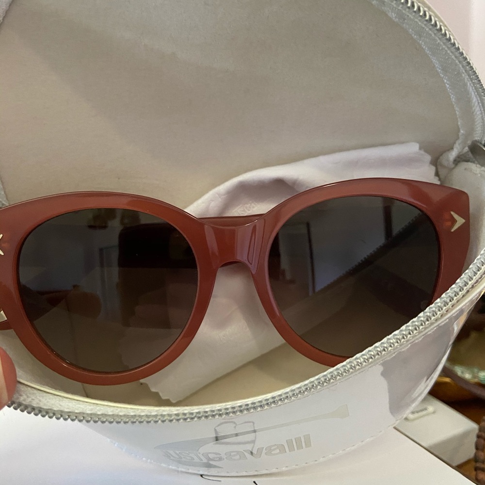 Sunglasses - Picture 5 of 6